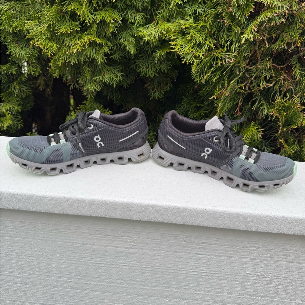On Cloud 5 Women’s Running Shoes - Magnet/Aloe - Size 6.5 - Picture 6 of 8